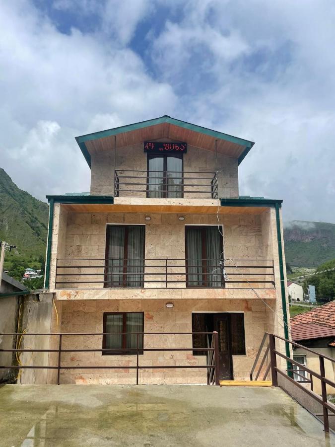 Hotel Shina Kazbegi Eksteriør billede