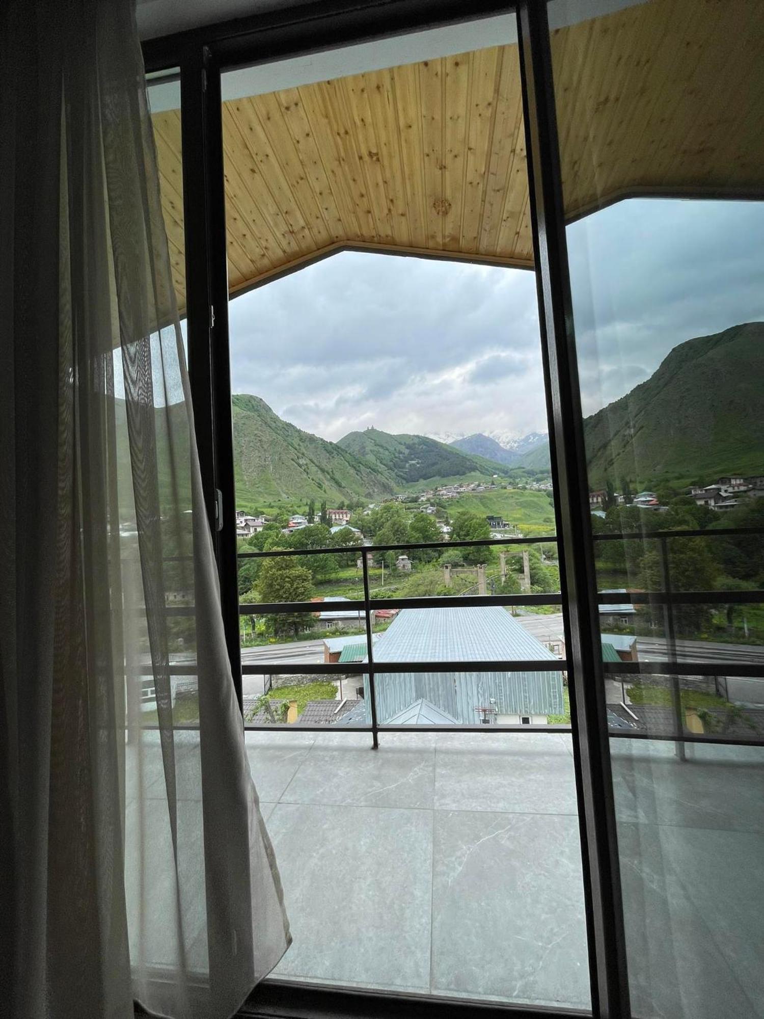 Hotel Shina Kazbegi Eksteriør billede
